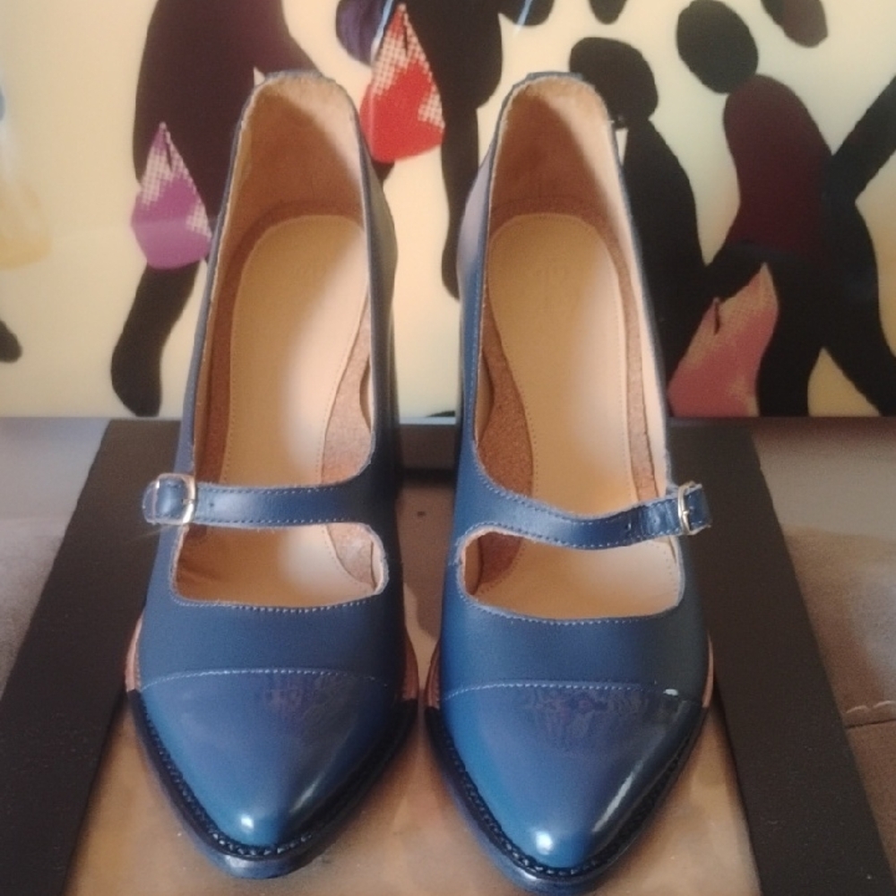 Chic Navy Mary Jane Heels